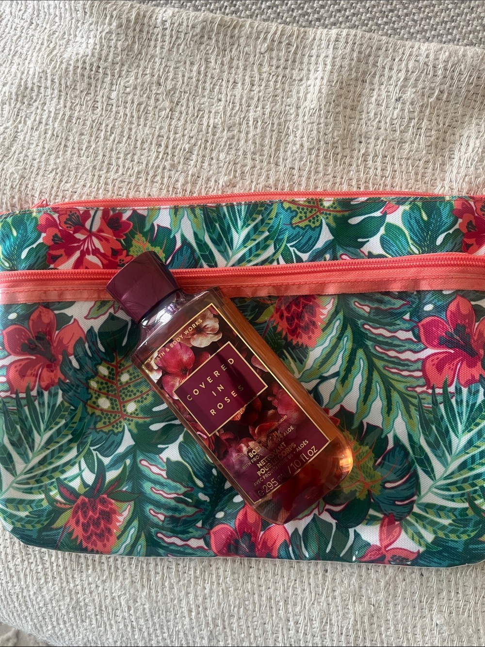 Bath & Body Works Covered in Roses Body Wash - Rose Pink & Burgundy